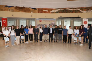 ALTINYILDIZ KOLEJİ FEN VE ANADOLU LİSESİ ÖĞRENCİLERİ YKS’DE DERECEYE GİREN ÖĞRENCİLER İÇİN DÜZENLENEN YEMEK PROGRAMINA KATILDI