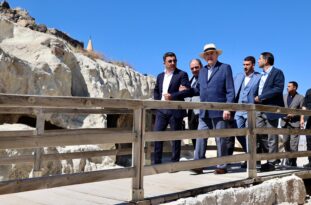 MEKSİKA’NIN ANKARA BÜYÜKELÇİSİ HERNANDEZ, BELEDİYE BAŞKANI ARI’YI ZİYARET ETTİ