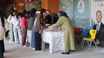 NEVŞEHİR BELEDİYESİ GENÇLİK OFİSİ’NDE KERMES AÇILDI