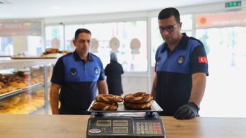 Nevşehir Belediyesi Zabıta Müdürlüğü ekipleri, kent merkezinde pide fırınları ve unlu mamul satışı yapan işyerlerine yönelik denetim gerçekleştirdi.