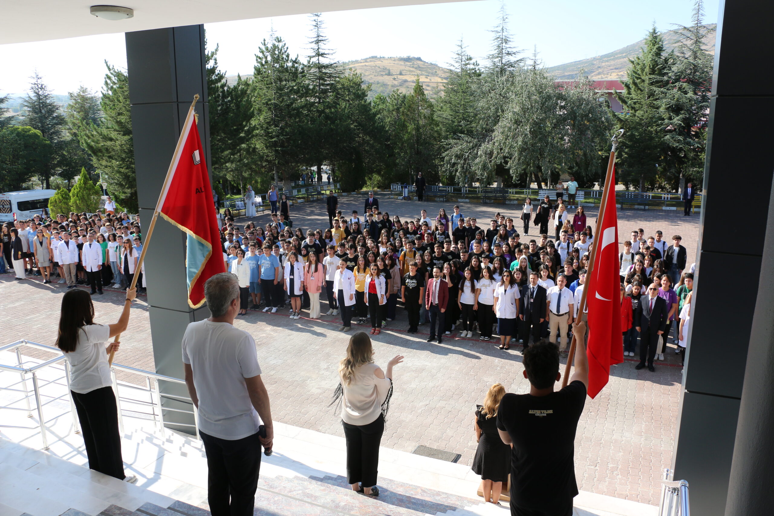 ÖZEL ALTINYILDIZ KOLEJİ FEN VE ANADOLU LİSELERİ MUHTEŞEM AÇILIŞIYLA 27.YILINA “MERHABA “ DEDİ