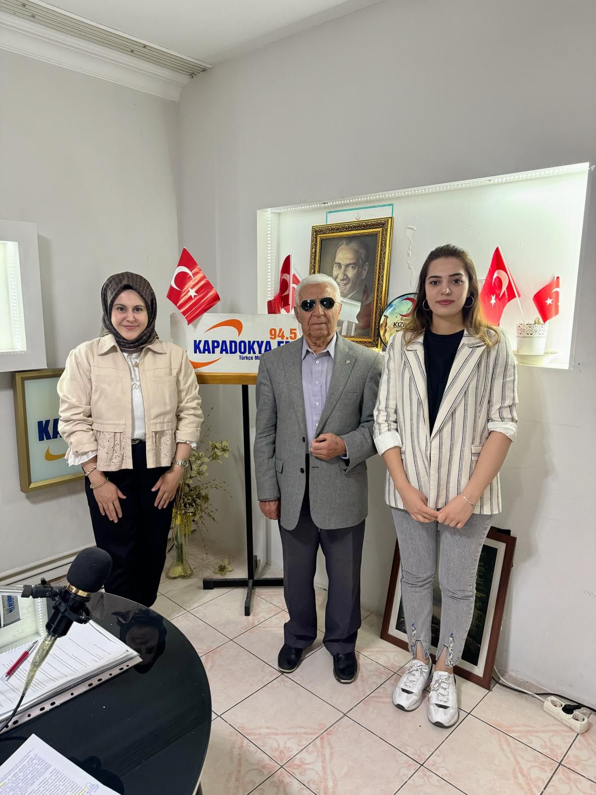 Ömer Kavak Fizyoterapist Müjde Ödemiş Esenoğlu ve Diyetisyen Hatice Küstürmez İle Görmeyen Gözler Programı.