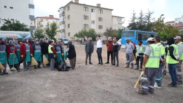 BELEDİYE EKİPLERİNDEN GÜZELYURT VE 15 TEMMUZ MAHALLELERİNDE YOĞUN MESAİ