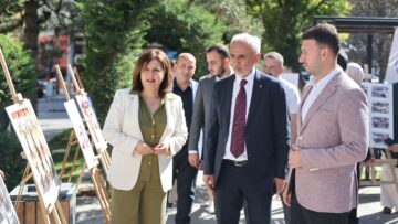 Nevşehir’de bu yıl birincisi gerçekleştirilen Kapadokya Rallisi’nde çekilen fotoğraflar Tarık Kesekçi Parkı’nda sergileniyor.