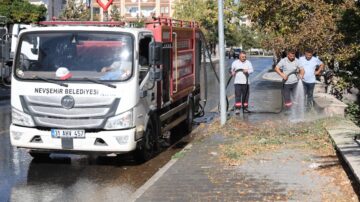 TÜRKİYE’YE ÖRNEK OLAN TEMİZLİK SEFERBERLİĞİNE VATANDAŞLARDAN TAM NOT