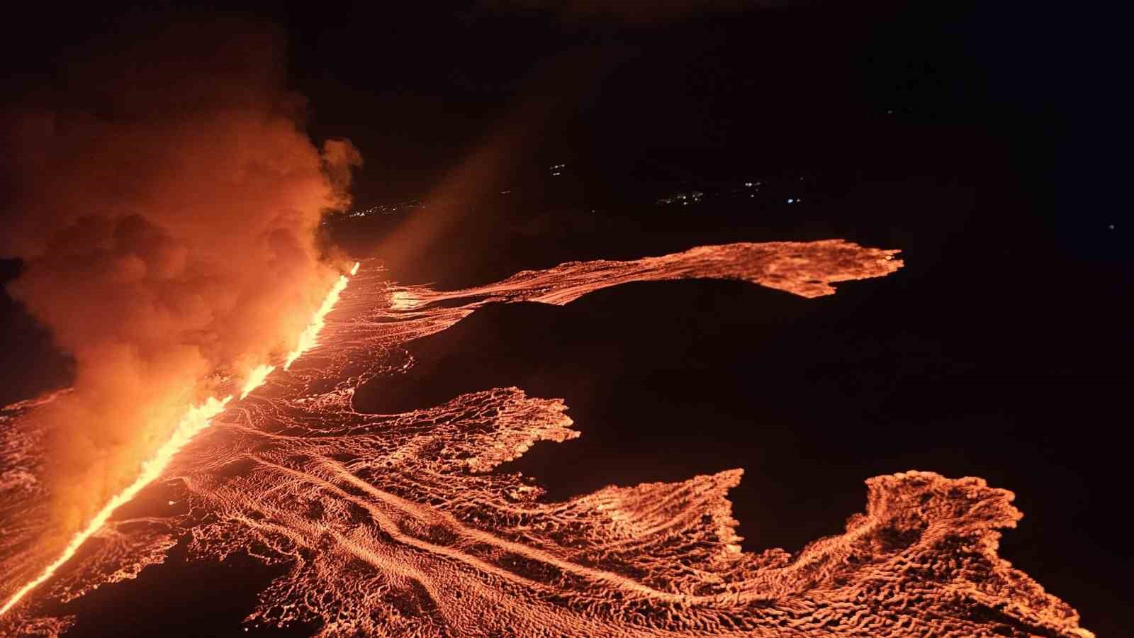 İzlanda’nın Reykjanes Yarımadası’ndaki yanardağ 7. kez patladı