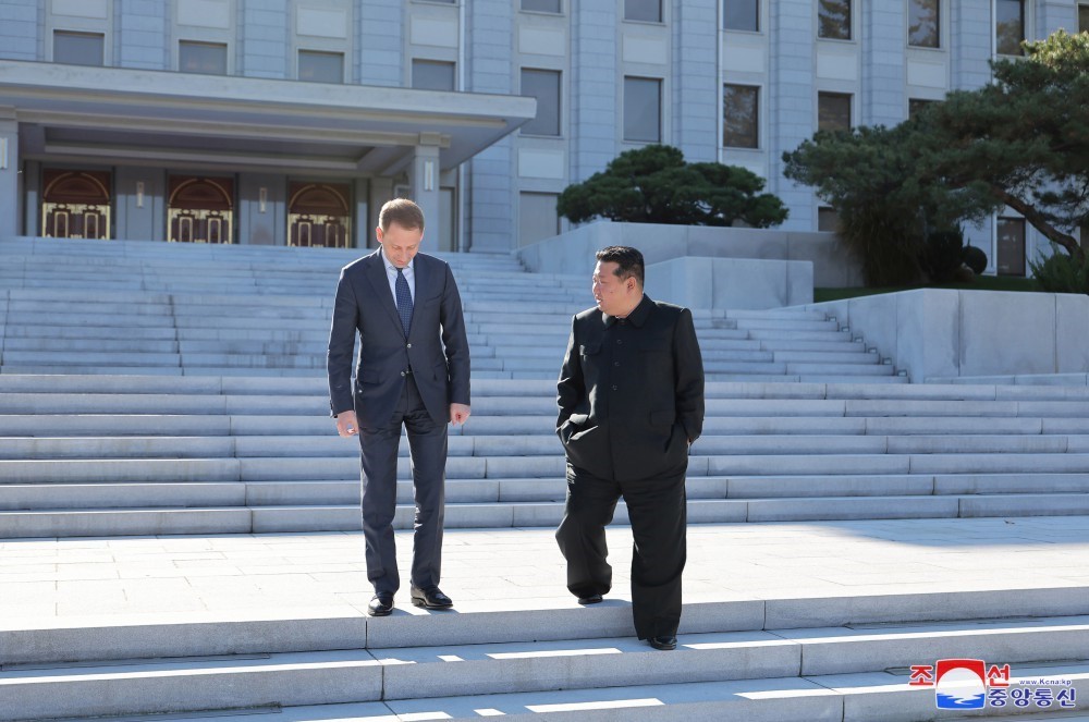 Kuzey Kore lideri Kim, Rus bakanı Pyongyang’da ağırladı