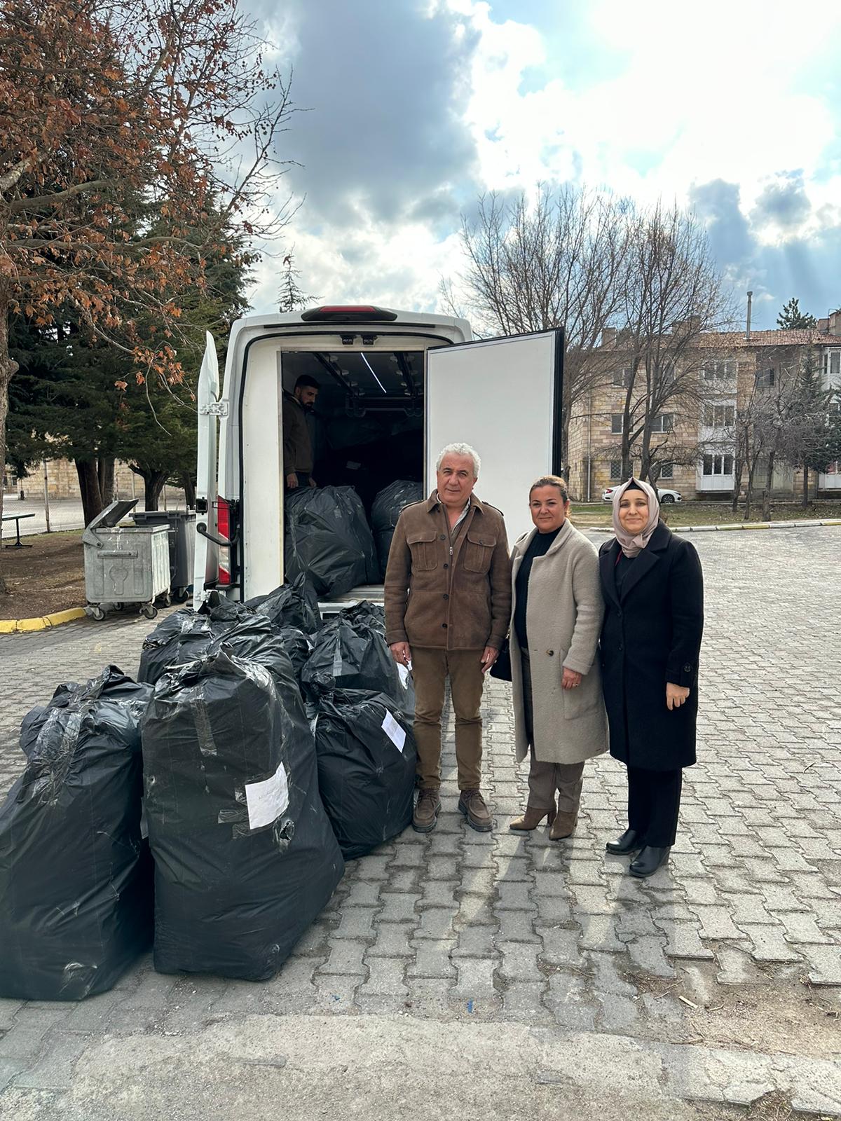 Ali Yavuz ve Ganimet Yavuz’dan Eğitime Destek: 743 Ayakkabı ve 775 Mont Bağışı