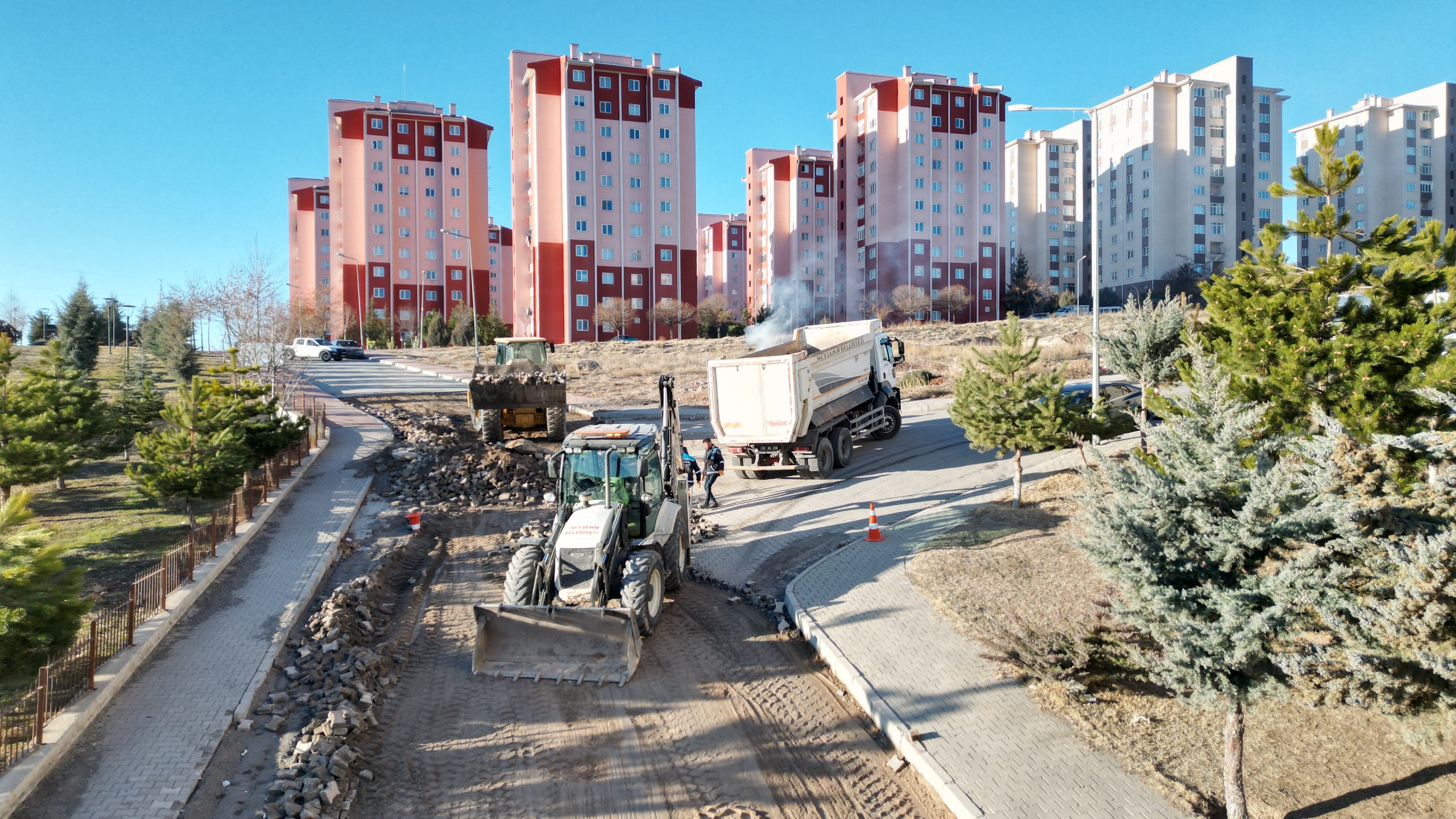 Bekdik Mahallesinde Yol Yenileme Çalışmaları!