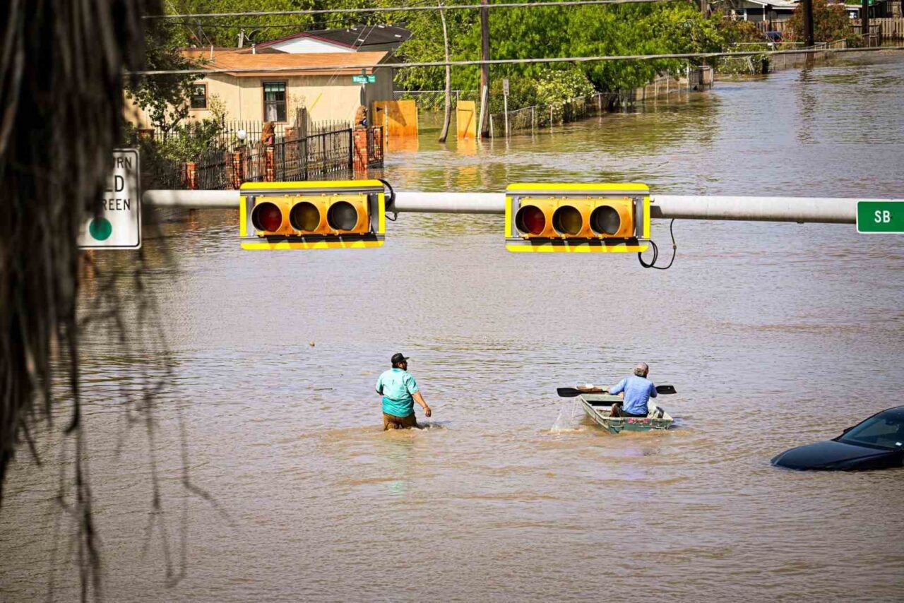 ABD-Meksika sınırında sel: 4 ölü