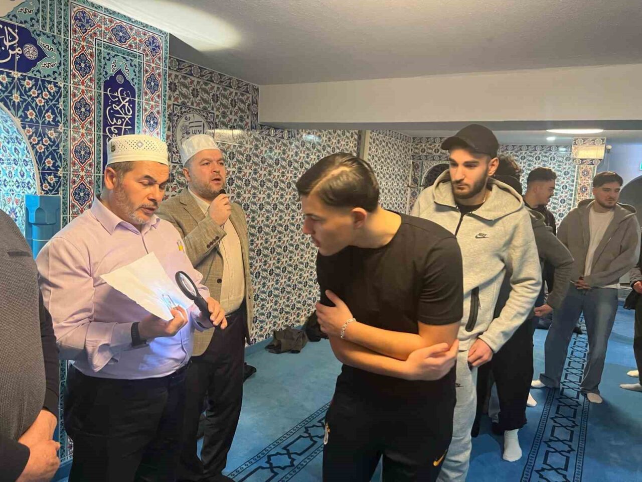 Almanya’daki Nippes Fatih Camii’nde Sakal-ı Şerif ziyarete açıldı