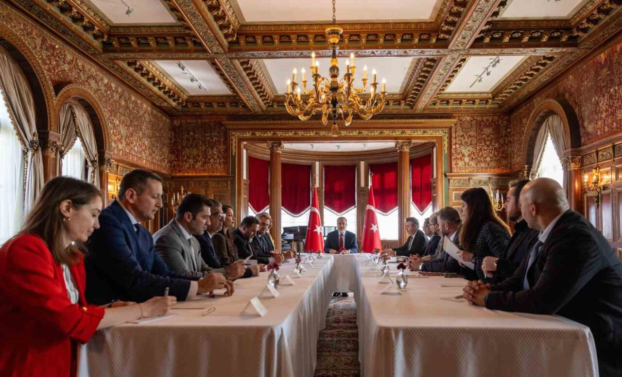 Dışişleri Bakanı Fidan, Suriye-Amerikan Toplumu Temsilcileri’ni kabul etti