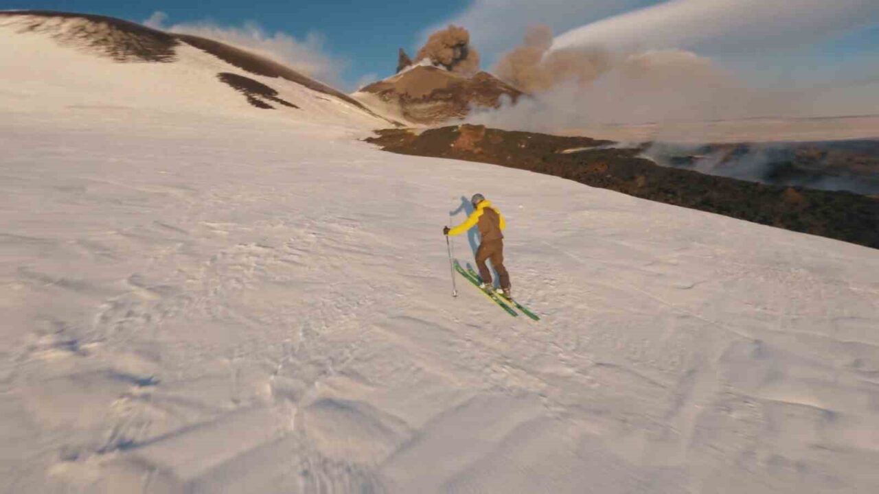 Etna Yanardağı patlarken kayak yaptı