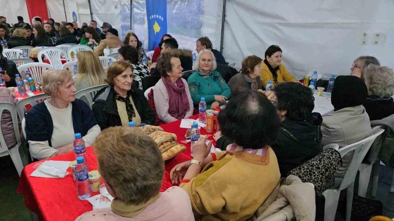 Mehmetçik Kosova’da iftar verdi