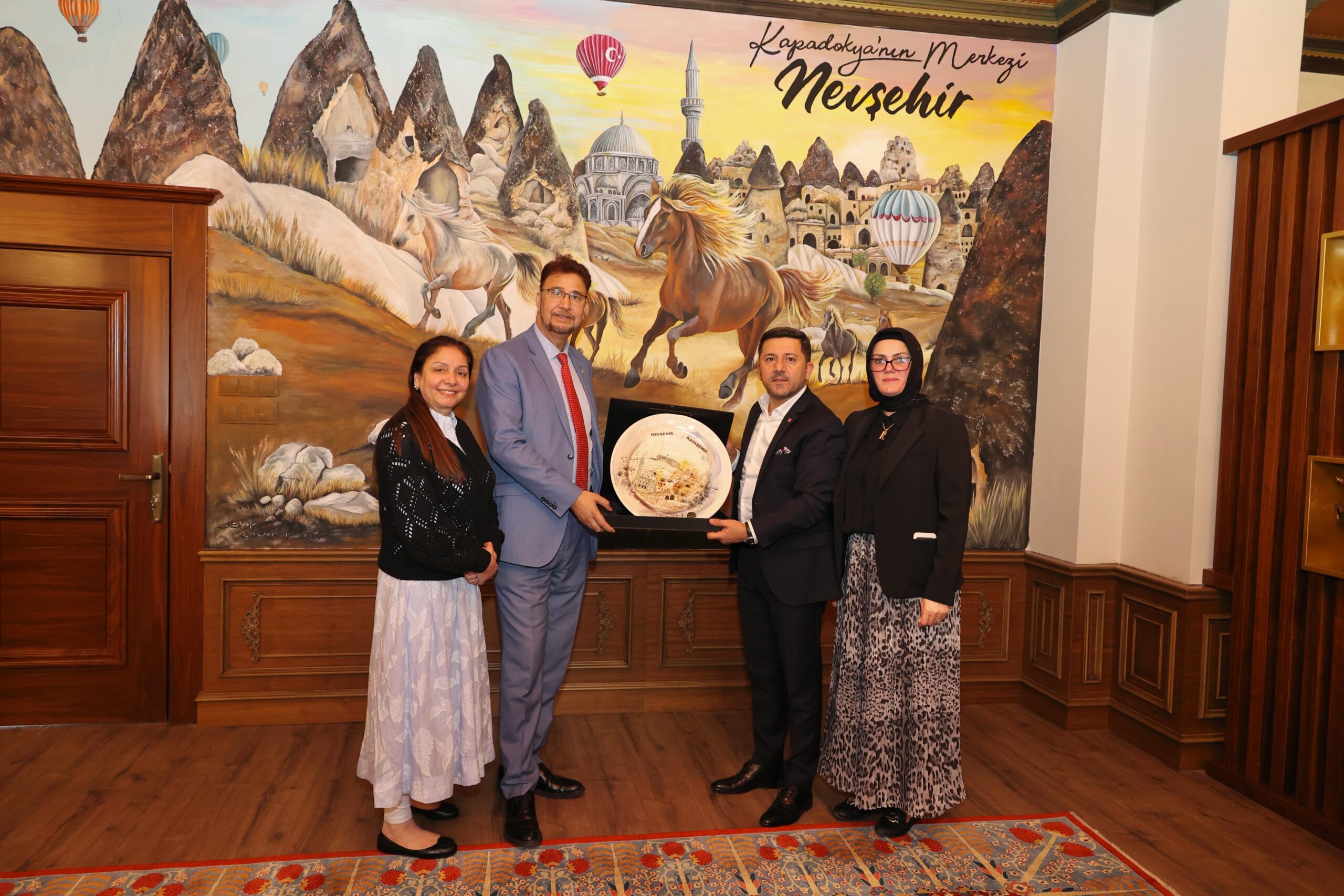 Başkan Rasim Arı, İngiliz Parlamenter Afzal Khan’ı Ağırladı