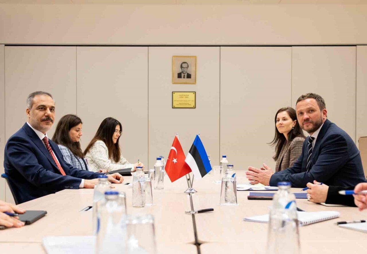 Dışişleri Bakanı Fidan, Estonya Dışişleri Bakanı Tsahkna ile bir araya geldi