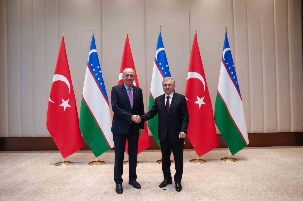 Özbekistan Cumhurbaşkanı Mirziyoyev, TBMM Başkanı Kurtulmuş’u kabul etti