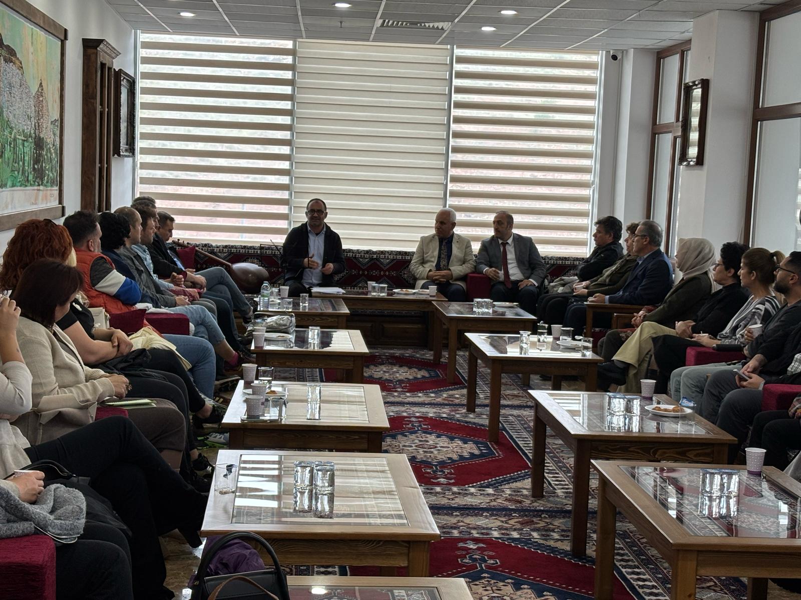 MÜZİK AKADEMİSİ PROGRAMI MÜZİĞİN RİTMİNİ TUTMAYA DEVAM EDİYOR