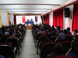 OKULLARDA, DİLİMİZİN ZENGİNLİKLERİ PROJESİ KAPSAMINDA YAZAR BULUŞMALARI GERÇEKLEŞTİRİLDİ