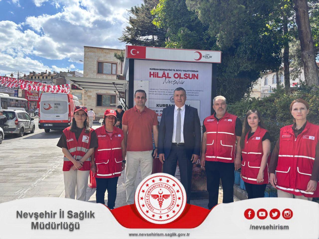 “İdeal Kilonu Öğren, Sağlıklı Yaşa” Kampanyasına Destek: İl Sağlık Müdürü ve Kızılay Başkanı Ölçüm Noktasını Ziyaret Etti