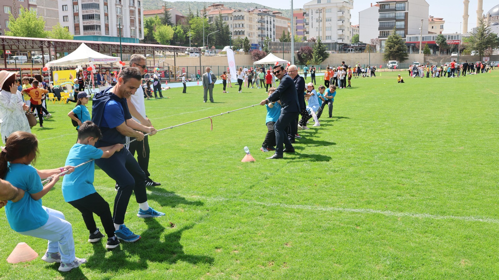 “GELENEKSEL ÇOCUK OYUNLARI VE İLKOKUL FİZİKSEL ETKİNLİKLER” PROGRAMI DÜZENLENDİ
