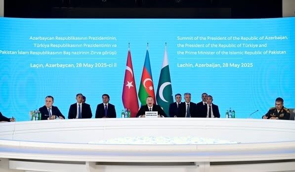 Aliyev: “PKK terör örgütünün silah bırakma kararı, Türkiye devletinin gücünün bir göstergesidir”