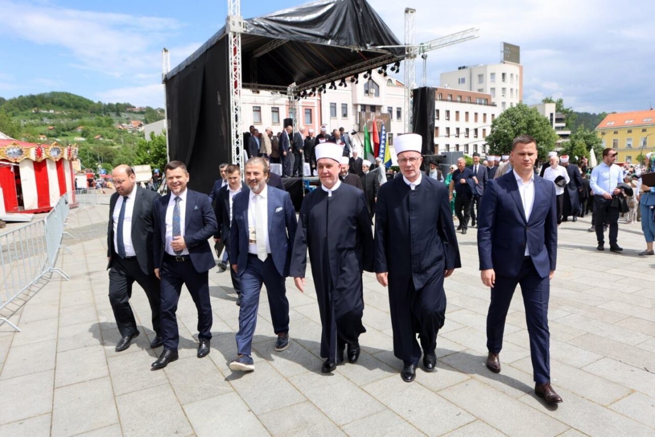 Bosna Hersek’te Türkiye’nin desteğiyle yenilenen Behram Ağa Camii açıldı