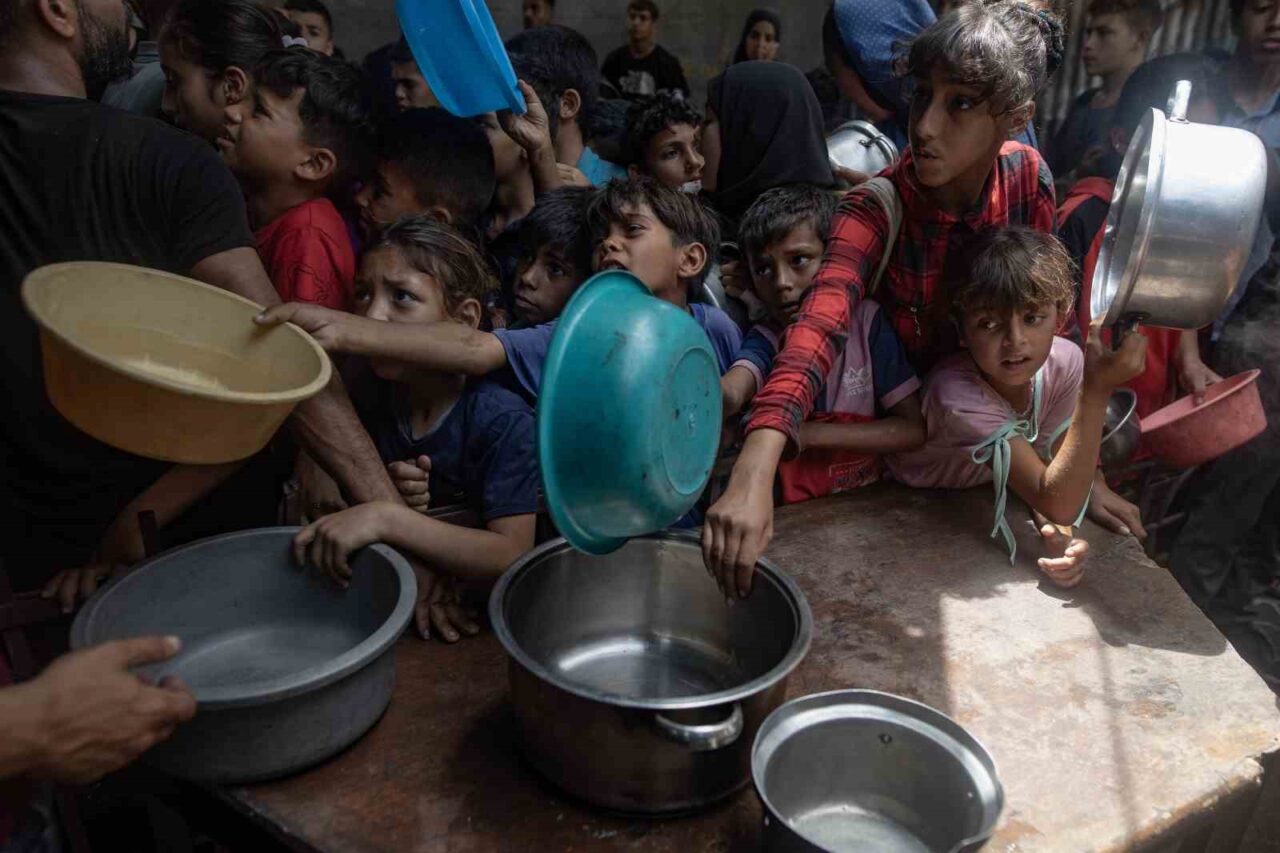 İngiltere, Fransa ve Almanya dahil 22 ülkeden İsrail’e Gazze’ye yardımların yeniden başlamasına derhal izin verme çağrısı