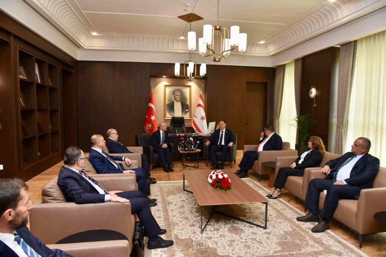 KKTC Cumhuriyet Meclis Başkanı Öztürkler, Bakanı Şimşek’i kabul etti