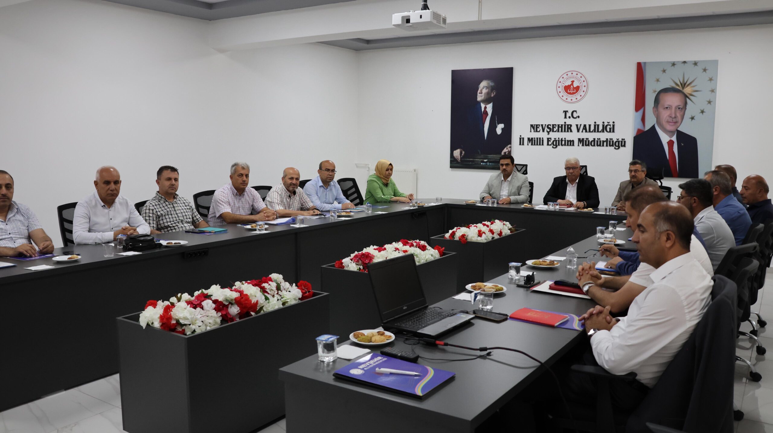 İlçe Millî Eğitim Müdürleri İle 2024-2025 Eğitim Öğretim Yılı Sene Sonu Değerlendirme Toplantısı Yapıldı