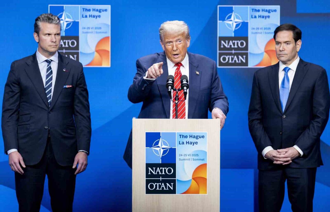 ABD Başkanı Donald Trump, “İran’la önümüzdeki hafta görüşeceğiz. Belki bir anlaşma imzalayacağız. Onlarla anlaşma yapıp yapmak umurumda değil, nükleer istemiyoruz” dedi.