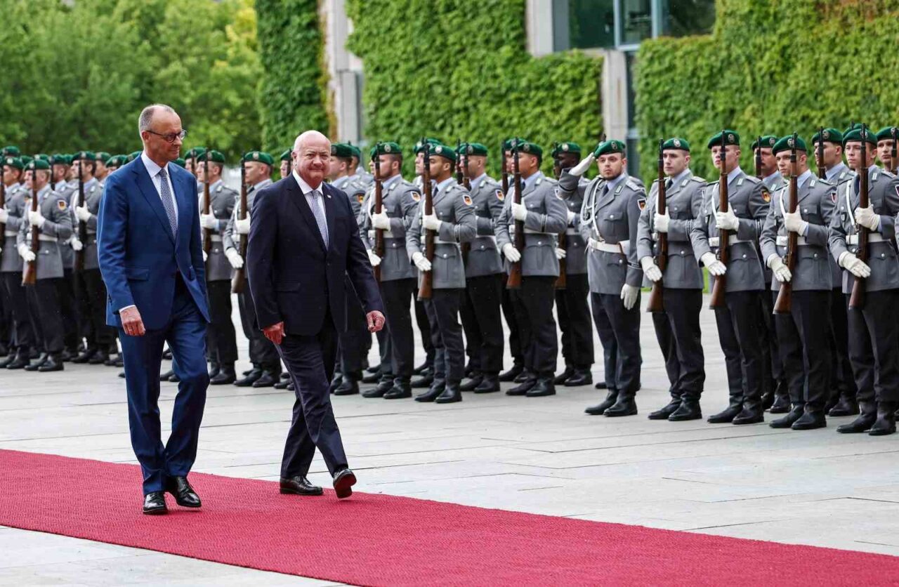 Almanya Başbakanı Merz: “İran müzakere masasına oturmalıdır”