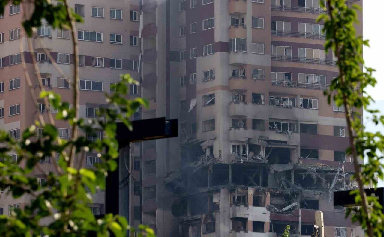 İsrail’in saldırıları sonucu Tahran’da 78, Tebriz’de 5 kişi hayatını kaybetti