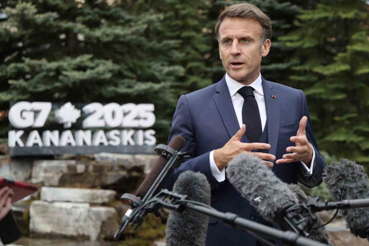 Macron: “İran’da rejim değişikliği Orta Doğu’da kaosa yol açar”