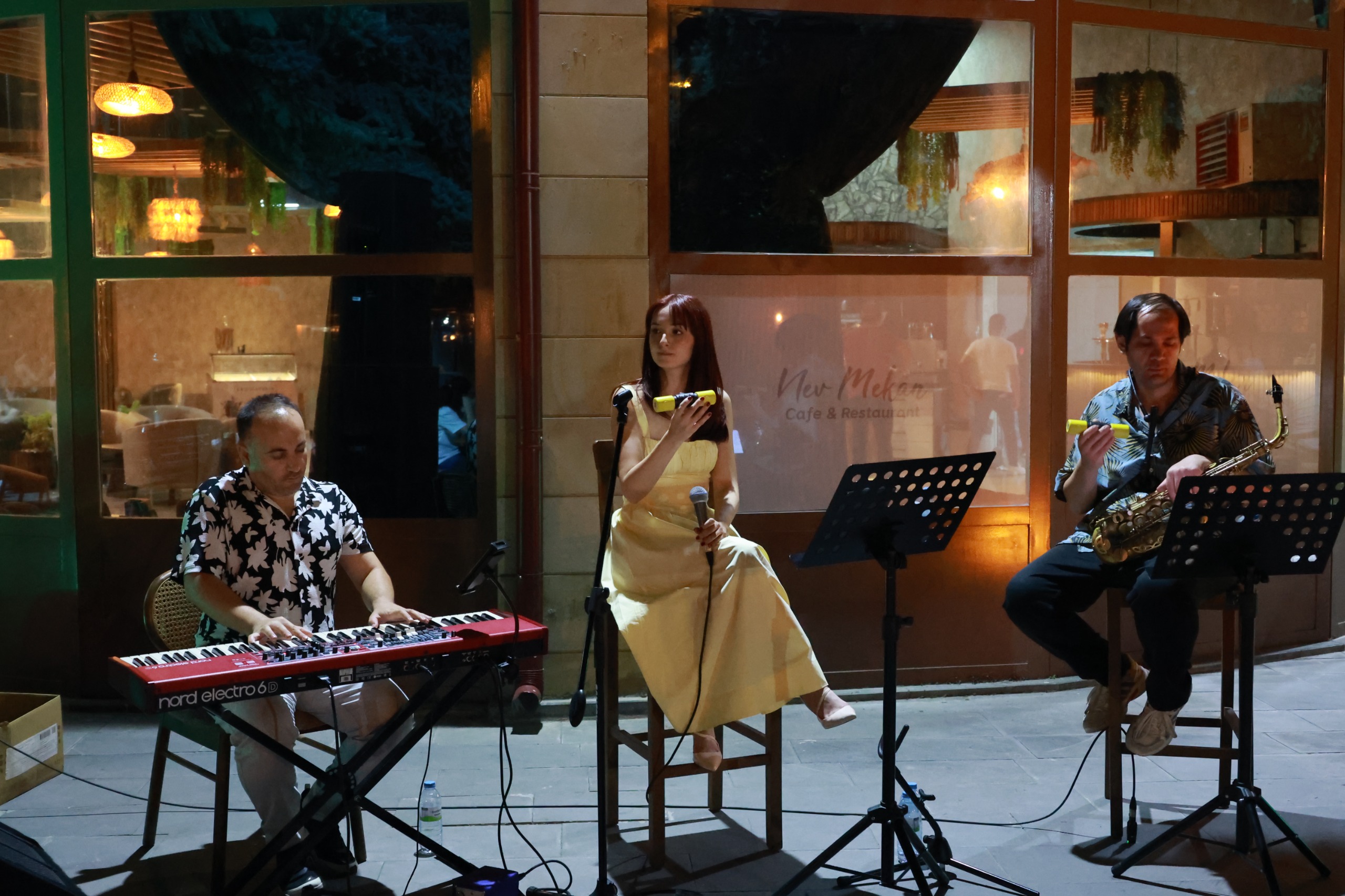 NevMekan Cafe’de Caz Rüzgarı Esti