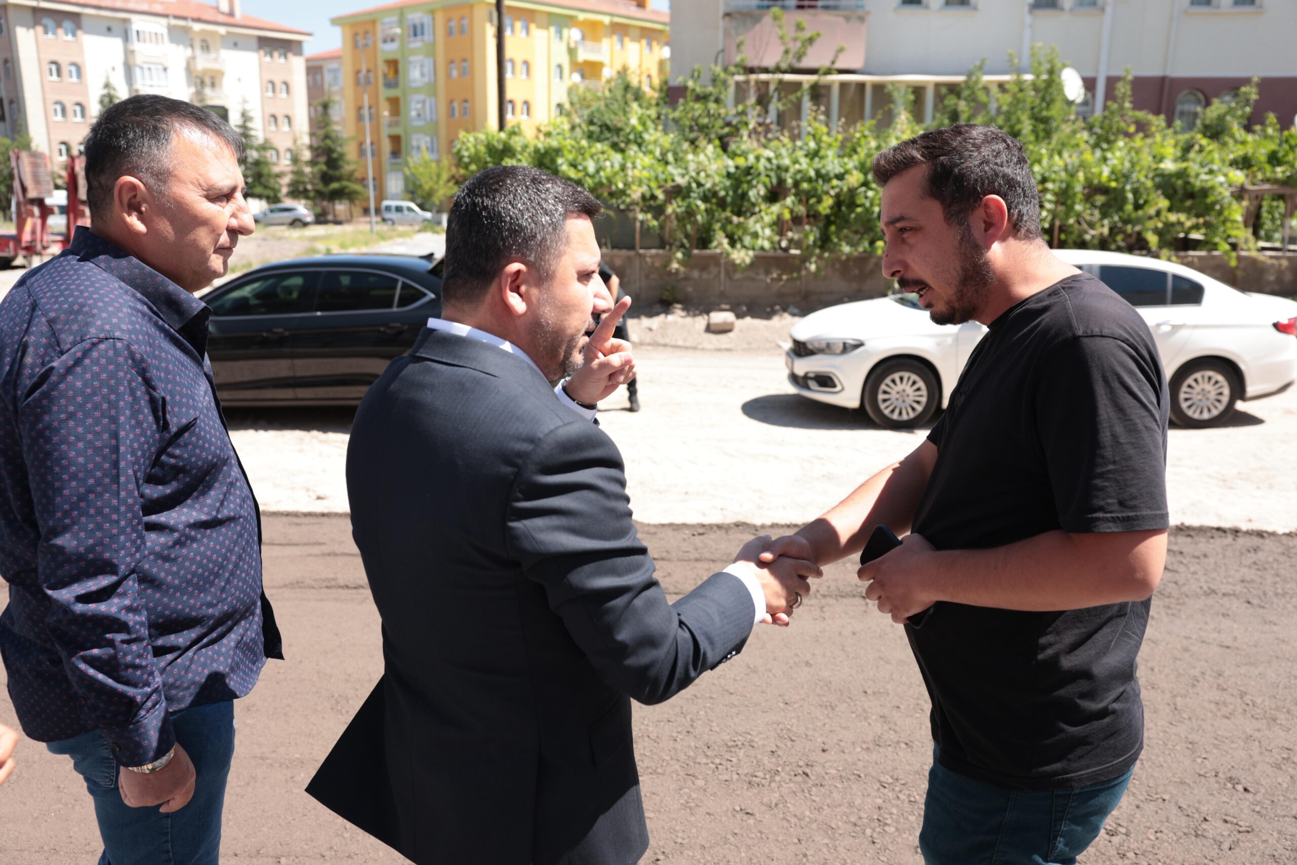 Belediye Başkanı Arı, Erenler ve Esenler Caddesi’nde