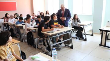 İl Millî Eğitim Müdürü Yusuf Yazıcı, Destekleme ve Yetiştirme Kursları (DYK) ile Yaz Okullarını Ziyaret Etti