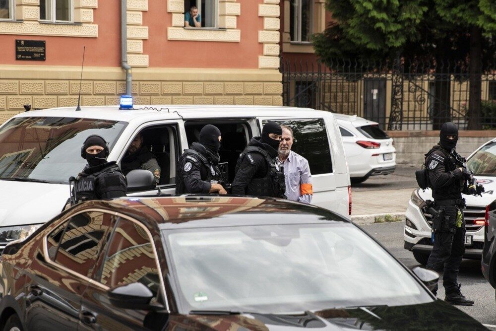 Slovakya Başbakanı Fico’ya suikast girişiminde bulunan saldırgan hakim karşısına çıktı