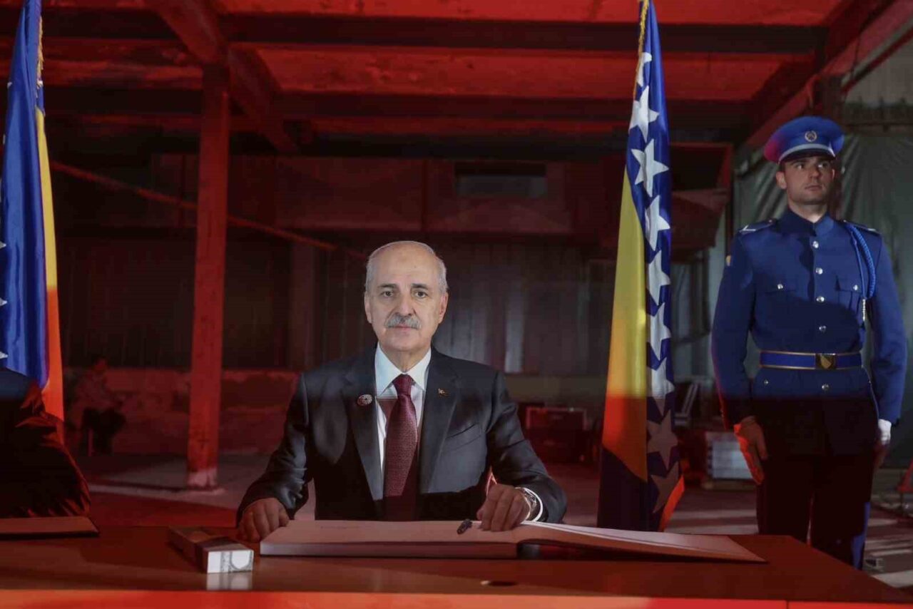 TBMM Başkanı Kurtulmuş, Srebrenitsa için oluşturulan anı defterini imzaladı