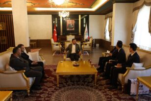 Belediye Başkanı Rasim Arı, Çinli Misafirlerini Ağırladı