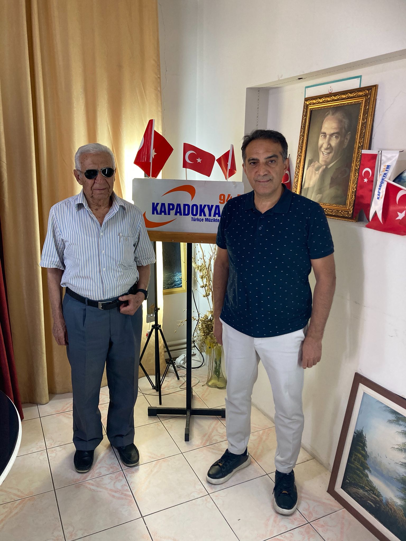 ÖMER KAVAK VE DOÇENT DOKTOR METİN DOĞAN 30 AĞUSTOS ZAFER BAYRAMINI KUTLADILAR…