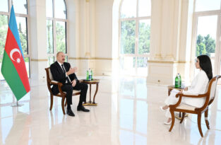 Aliyev: “Türkiye küresel ölçekte önde gelen bir askeri güçtür”