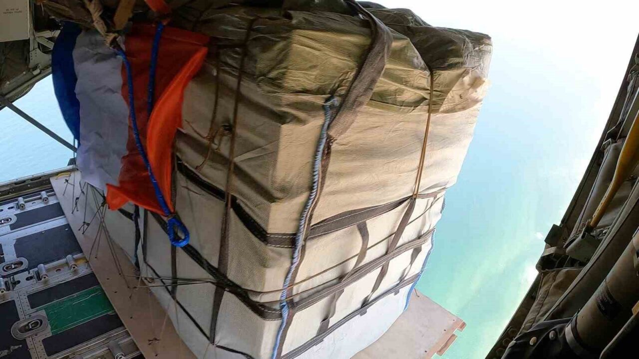 Almanya, Fransa ve Ürdün, Gazze’ye havadan 14 ton yardım ulaştırdı
