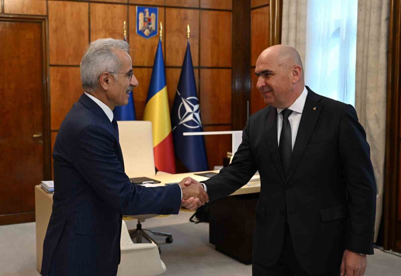 Bakan Uraloğlu, Romanya başbakanı ve ulaştırma bakanı ile görüştü