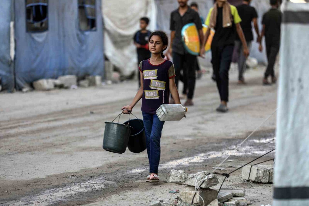 Gazze’de son 24 saatte 2’si çocuk 10 sivil daha açlıktan hayatını kaybetti
