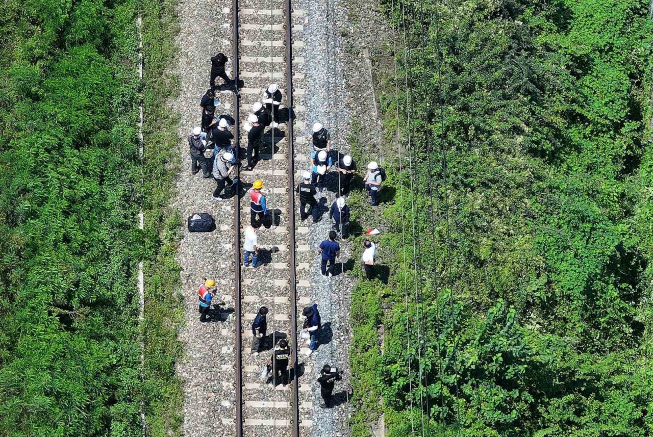 Güney Kore’de yolcu treni, demiryolu kenarında çalışan işçilere çarptı: 2 ölü, 5 yaralı