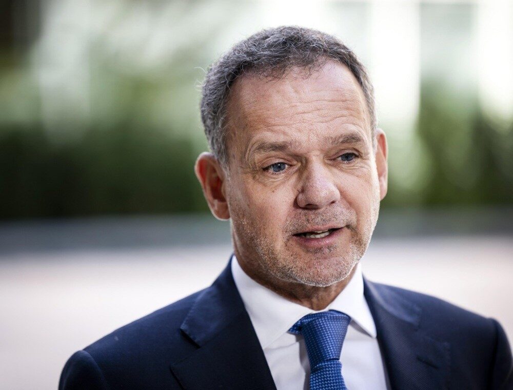 Hollandalı Bakan Veldkamp, hükümetinin İsrail’e yönelik yaptırımlarda anlaşamaması üzerine istifa etti