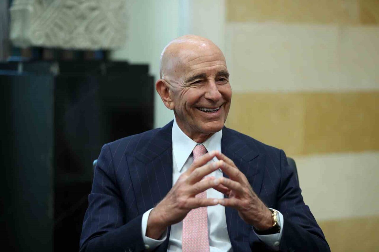 Lübnan’da gazetecilere “hayvani” diyen ABD’li Barrack, özür diledi