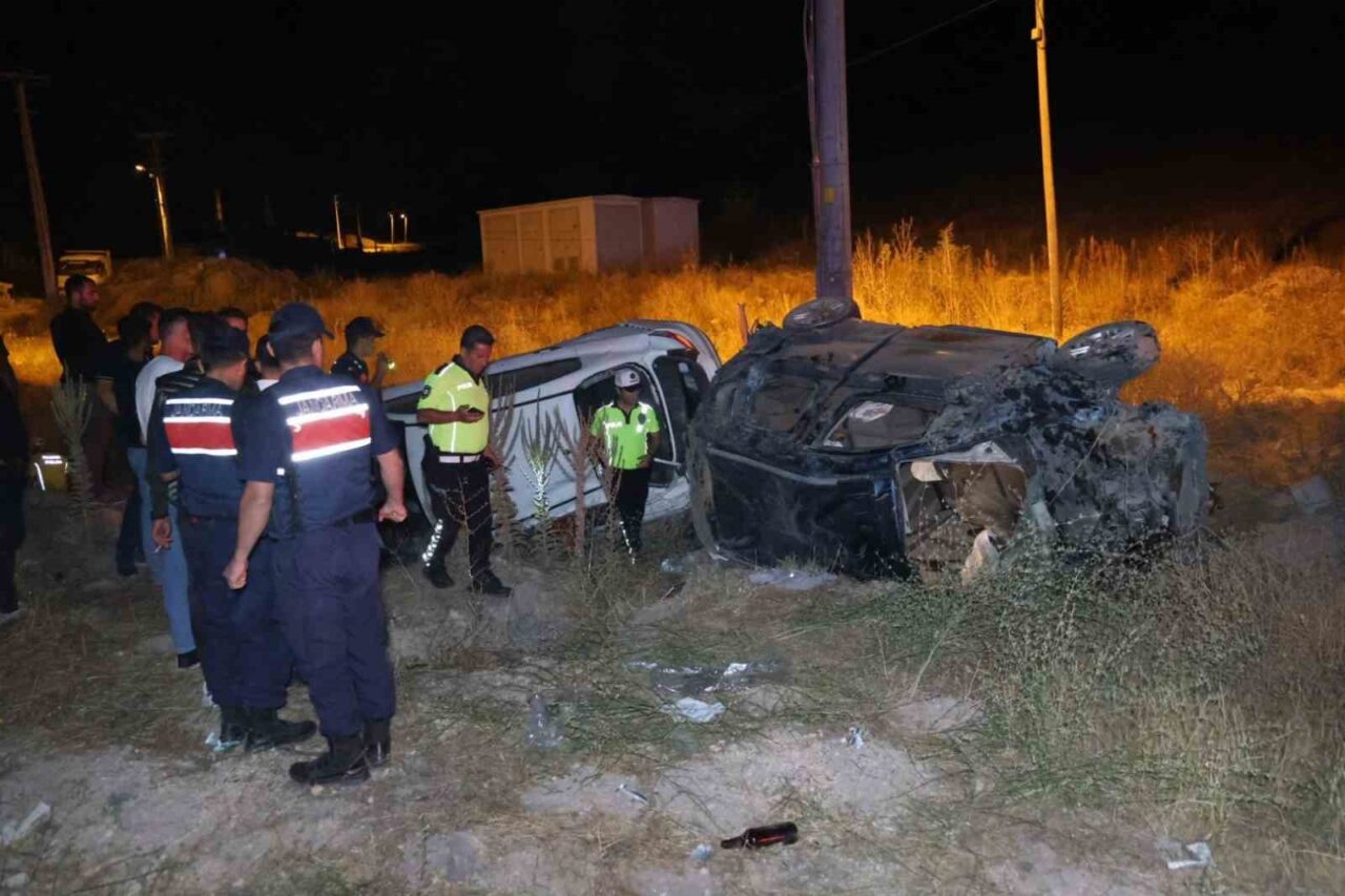 Önündeki araca çarptı, iki araç da takla attı: 2’si ağır 5 yaralı