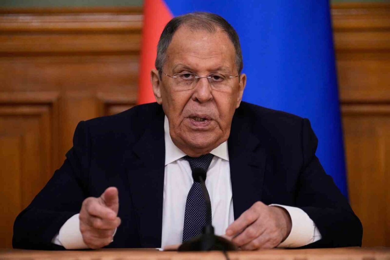 Rusya Dışişleri Bakanı Lavrov’dan Batı’ya Ukrayna tepkisi: “Müzakereleri engellemek için bahane arıyorlar”